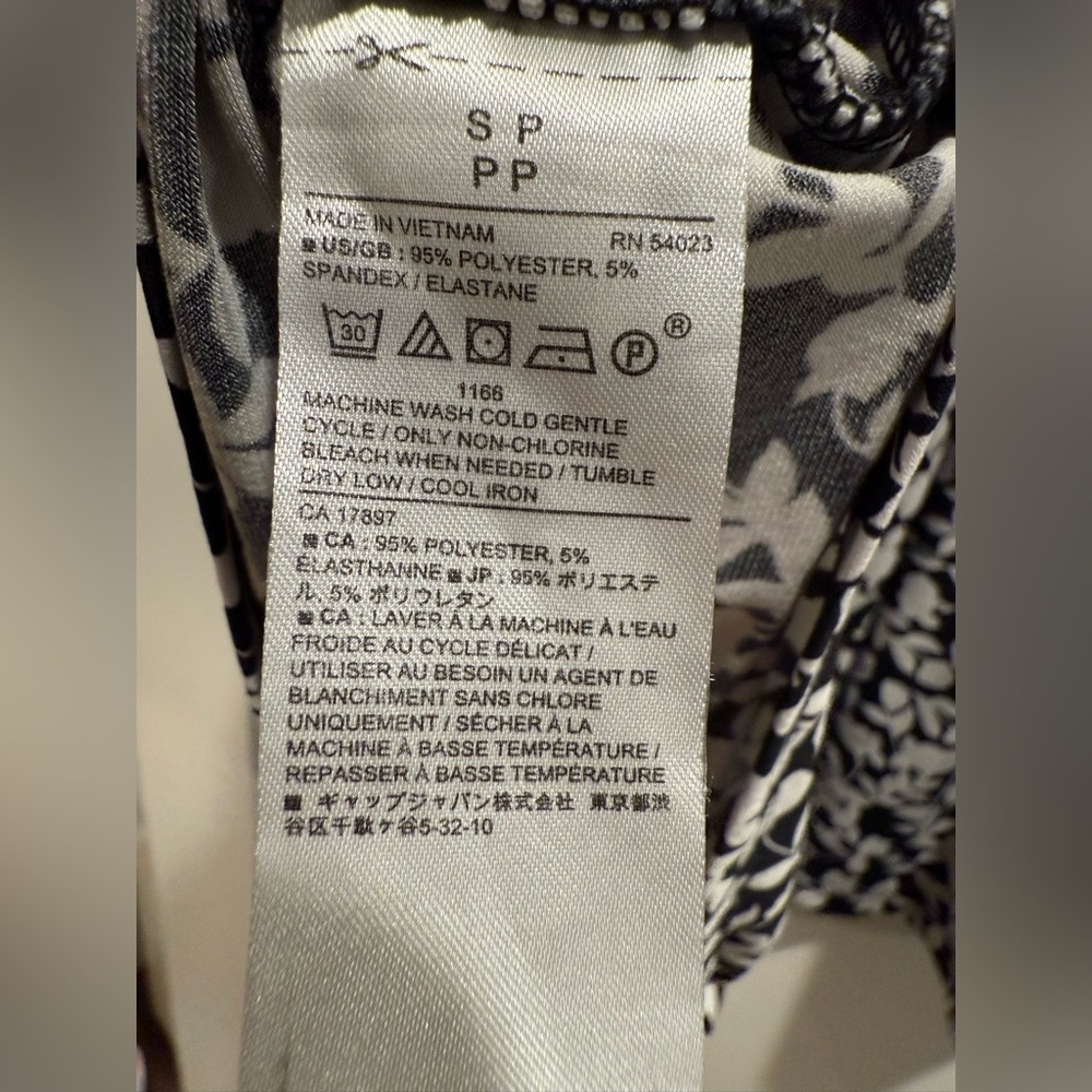 Banana Republic‎ Monochrome Floral romper Size S - Picture 6 of 6